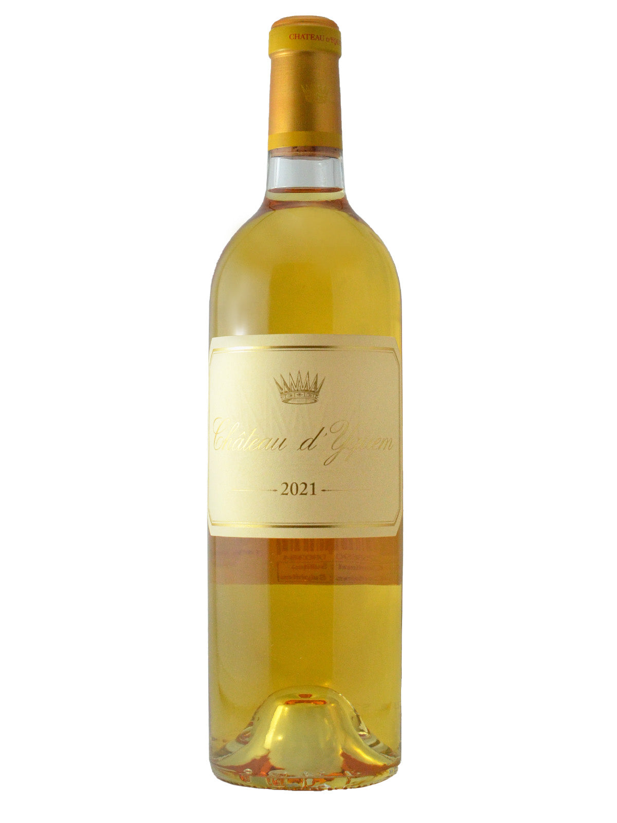 A bottle of Chéateau D'Yquem Sauternes 2021 white wine with a yellowish label over clear glass, displaying the name of the chateau and the variety of the wine and the vintage. Honey-gold coloured enclosure over cork. The wine is a deep straw colour. All set against a plain white background.