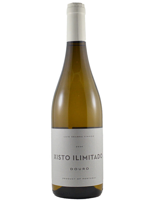 White wine bottle with white label reading 'Xisto Ilimitado', 'Douro' and 'Product of Portugal' on a white background. Enclosure is also white.
